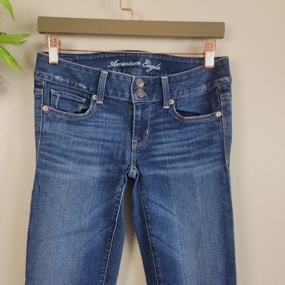 American Eagle Artist Crop Low Rise Dark Wash Distressed Stretch AE 2 Jeans - Picture 5 of 14